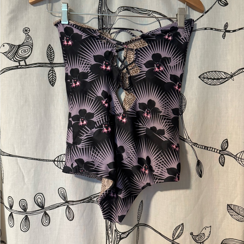 Acacia one piece